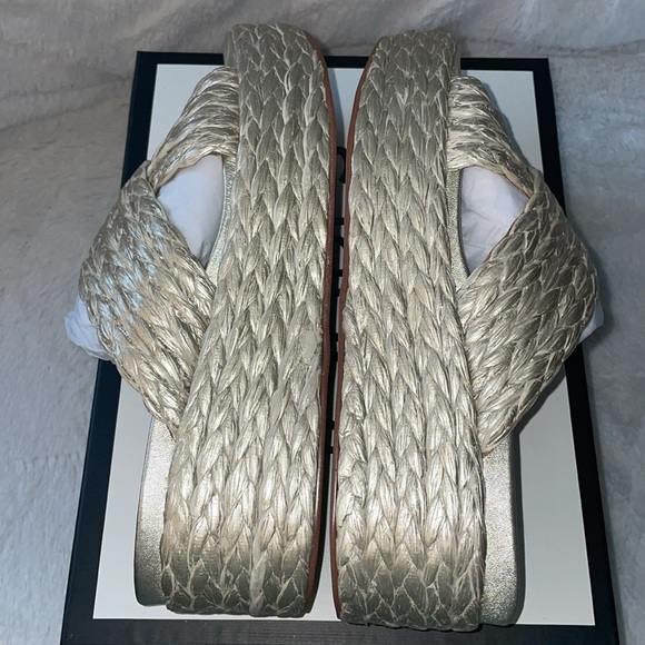 NWT J/SLIDES QUIVER Light Gold Raffia Sandal - Picture 12 of 14